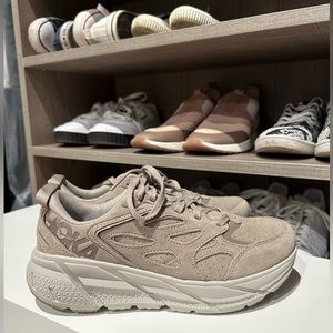 NEVER WORN HOKA CLIFTON L Women's Size 9